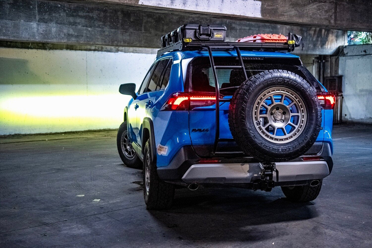 Rigid Armor Drop Down Spare Tire Hitch Carrier for Rav4 (2020-2022 ...